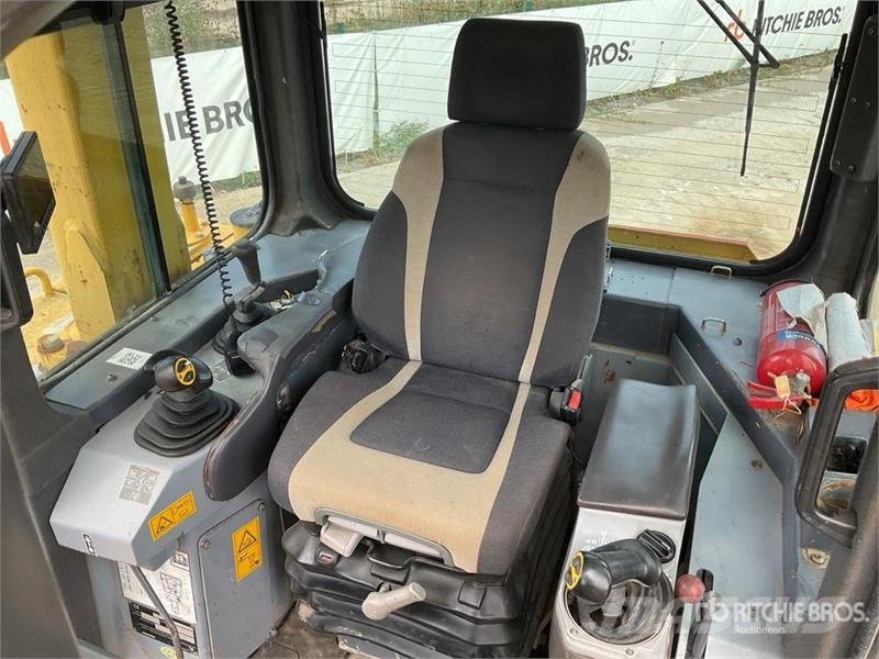 Komatsu D275AX-5 lánctalpas dózerek