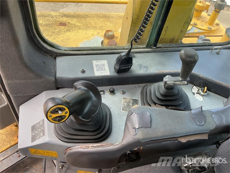 Komatsu D275AX-5 lánctalpas dózerek