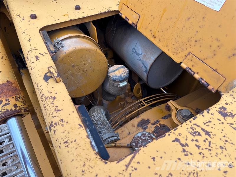 Komatsu D31S-16 Crawler Loader Nakladalci goseničarji