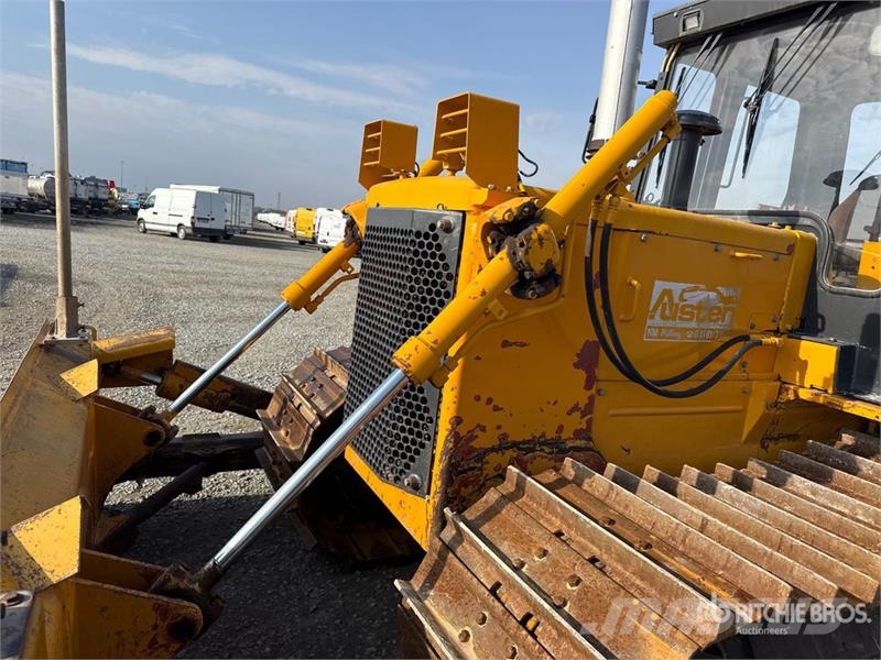 Komatsu D41P-3 Crawler Dozer Гусеничные бульдозеры