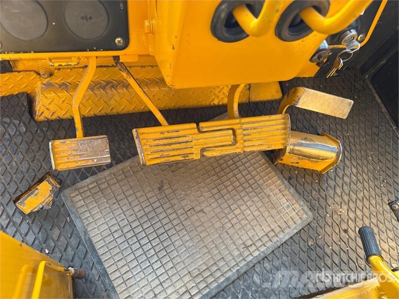 Komatsu D41P-3 Crawler Dozer Гусеничные бульдозеры