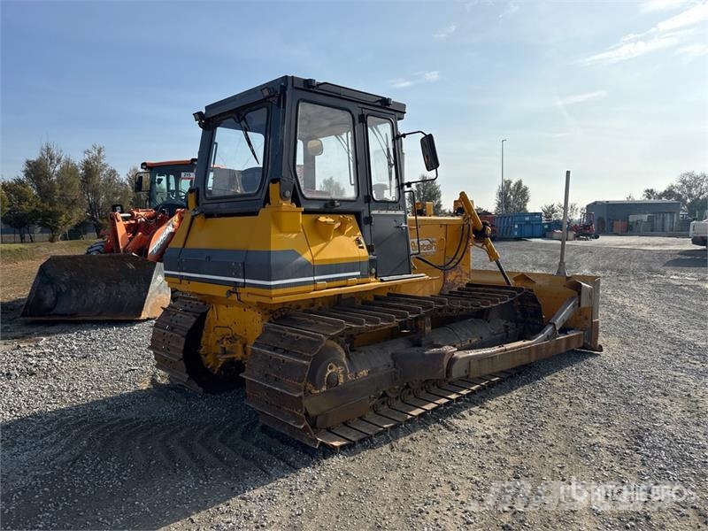 Komatsu D41P-3 Crawler Dozer Гусеничные бульдозеры