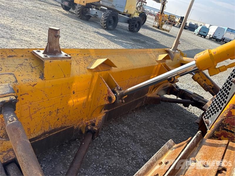 Komatsu D41P-3 Crawler Dozer Гусеничные бульдозеры