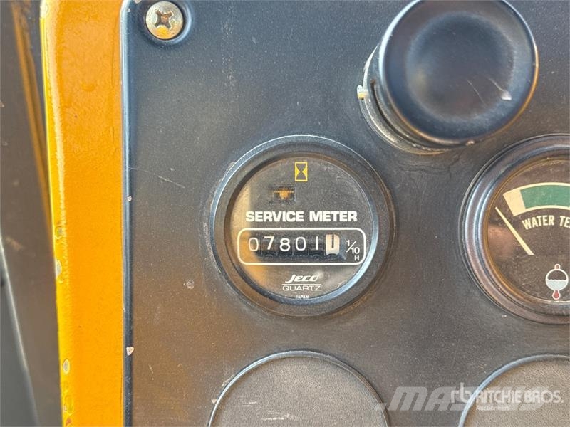 Komatsu D41P-3 Crawler Dozer Гусеничные бульдозеры