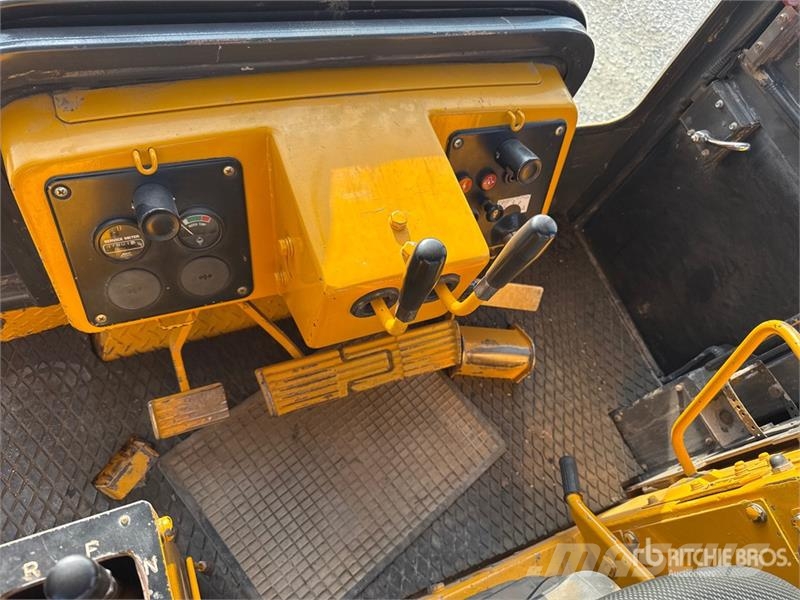 Komatsu D41P-3 Crawler Dozer Гусеничные бульдозеры