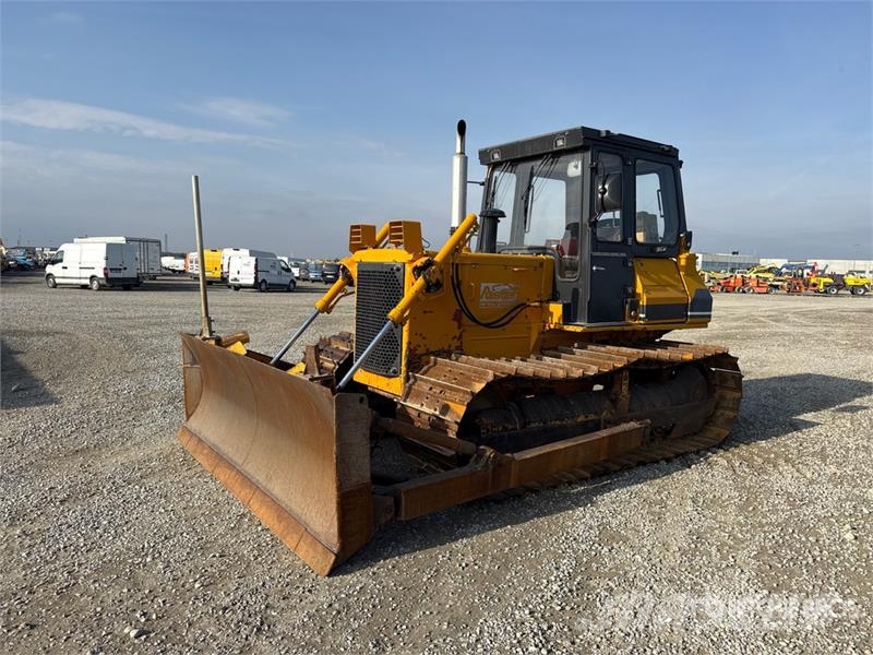 Komatsu D41P-3 Crawler Dozer Гусеничные бульдозеры