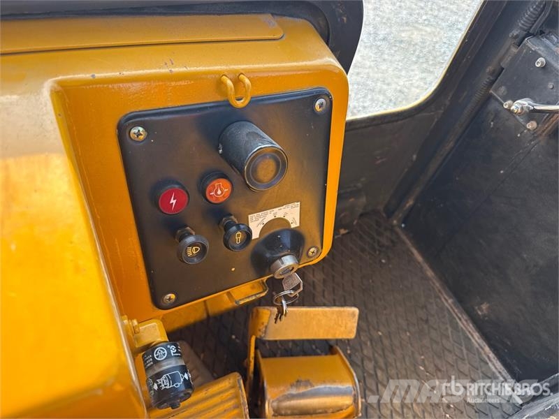 Komatsu D41P-3 Crawler Dozer Гусеничные бульдозеры