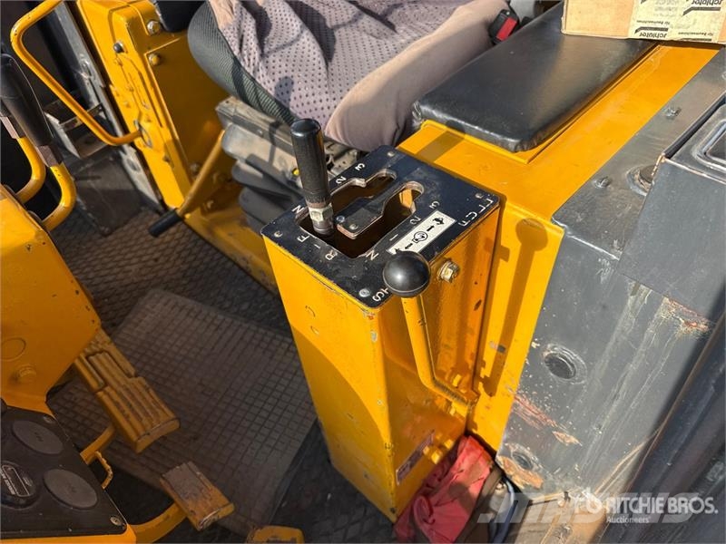 Komatsu D41P-3 Crawler Dozer Гусеничные бульдозеры