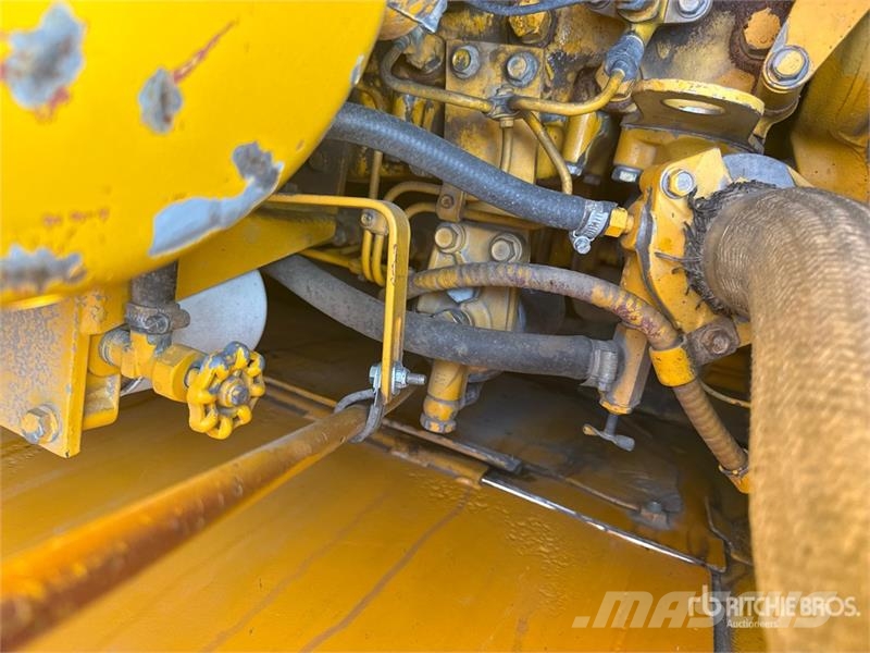 Komatsu D41P-3 Crawler Dozer Гусеничные бульдозеры