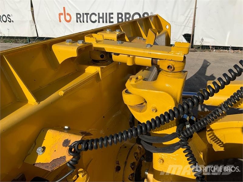 Komatsu D51PX-24 Crawler Dozer Buldožeri gusjeničari