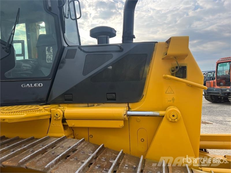 Komatsu D61EX-15 lánctalpas dózerek
