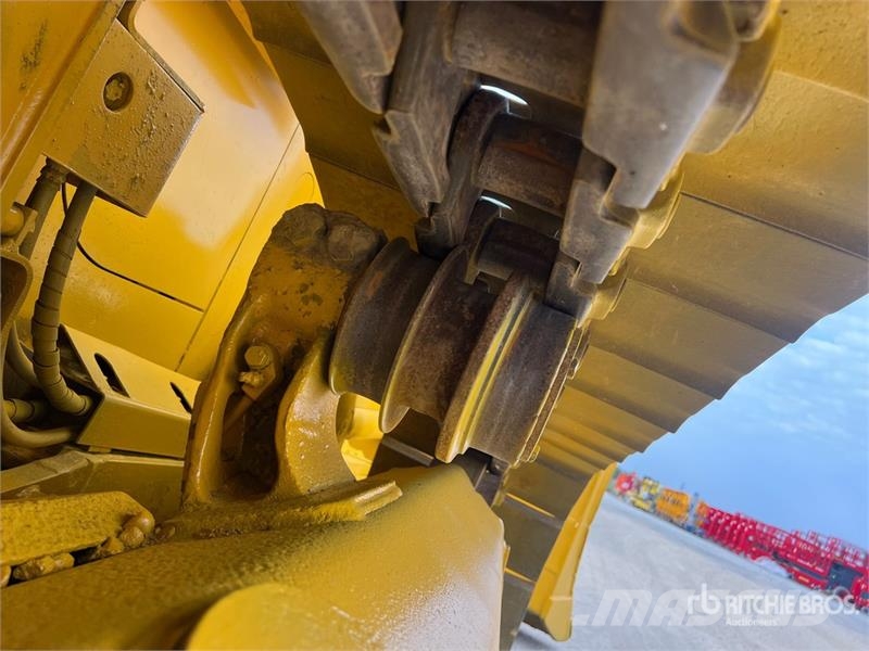 Komatsu D61EX-15 lánctalpas dózerek