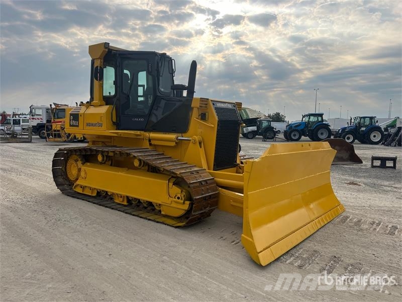 Komatsu D61EX-15 lánctalpas dózerek