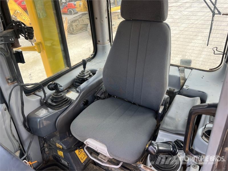Komatsu D61EX-15 lánctalpas dózerek