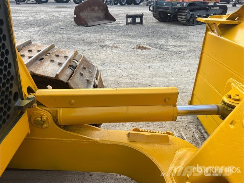 Komatsu D61EX-15 lánctalpas dózerek