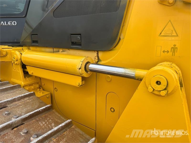 Komatsu D61EX-15 lánctalpas dózerek