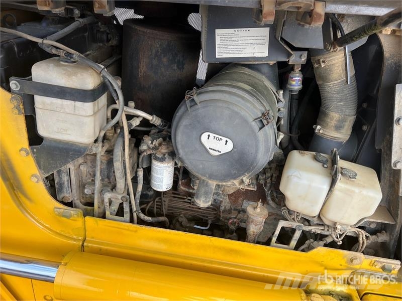 Komatsu D61EX-15 lánctalpas dózerek