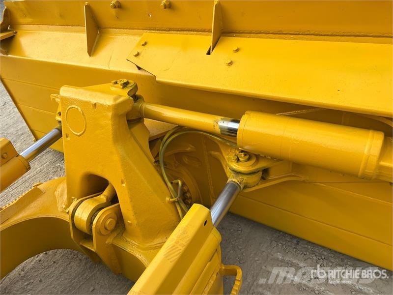 Komatsu D61EX-15 lánctalpas dózerek