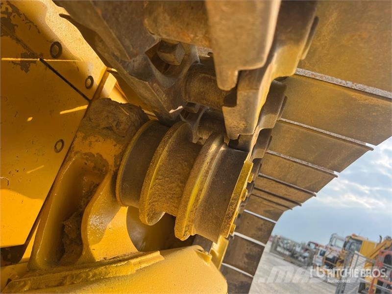 Komatsu D61EX-15 lánctalpas dózerek