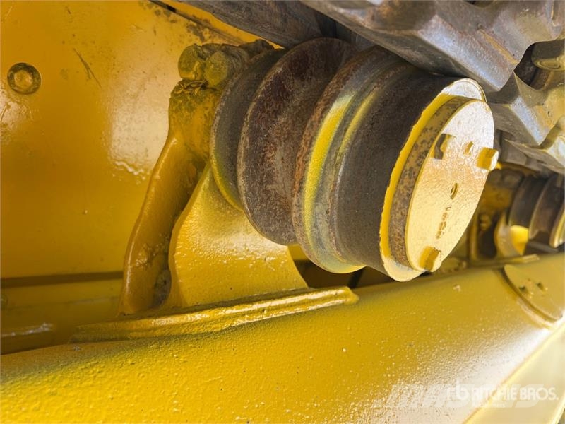 Komatsu D61EX-15 lánctalpas dózerek
