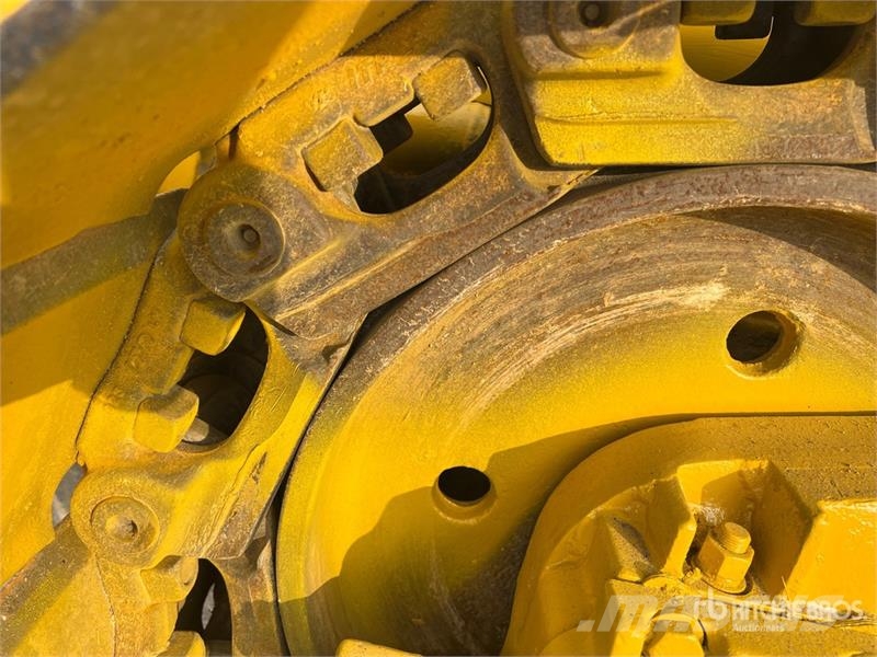 Komatsu D61EX-15 lánctalpas dózerek