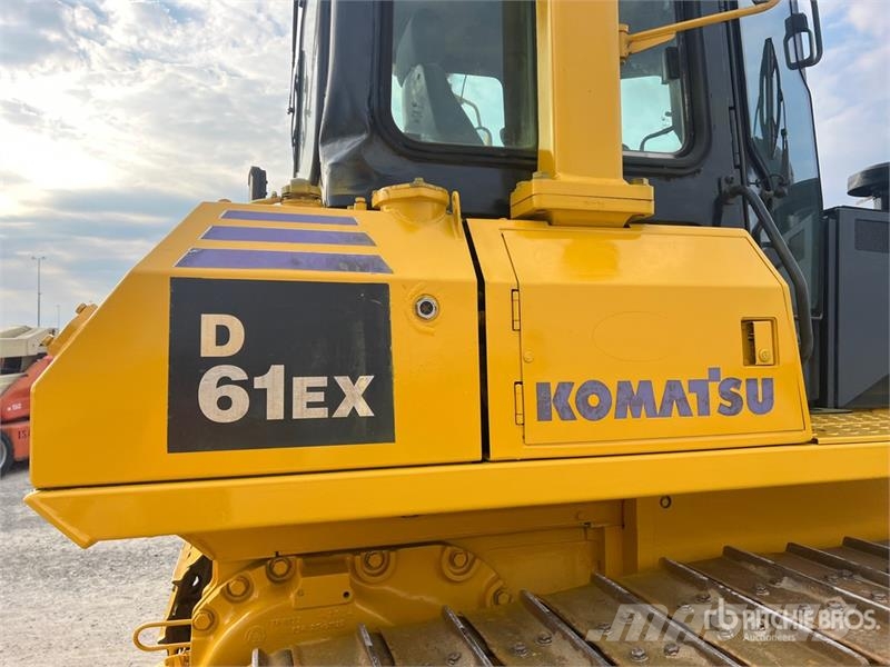 Komatsu D61EX-15 lánctalpas dózerek