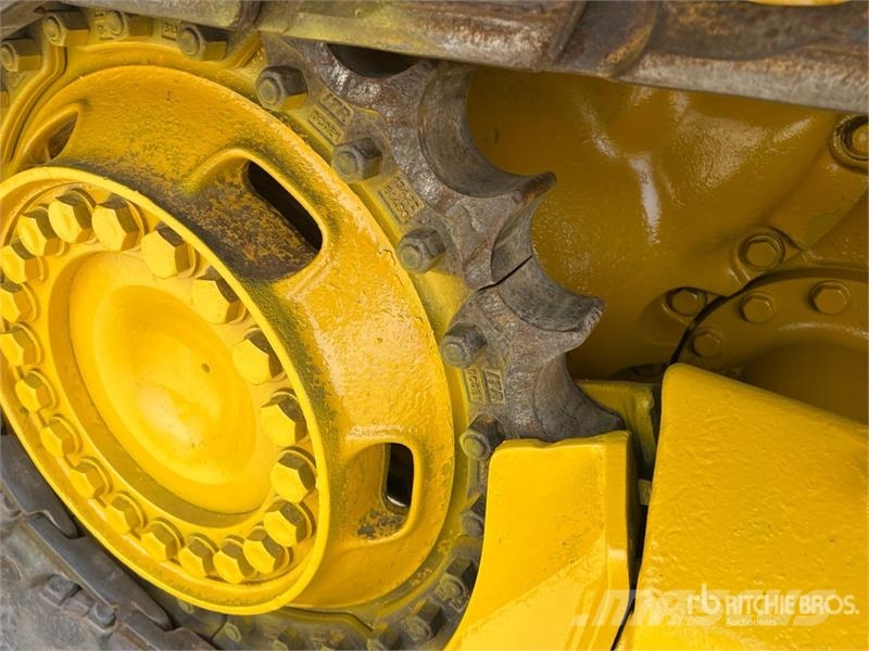 Komatsu D61EX-15 lánctalpas dózerek