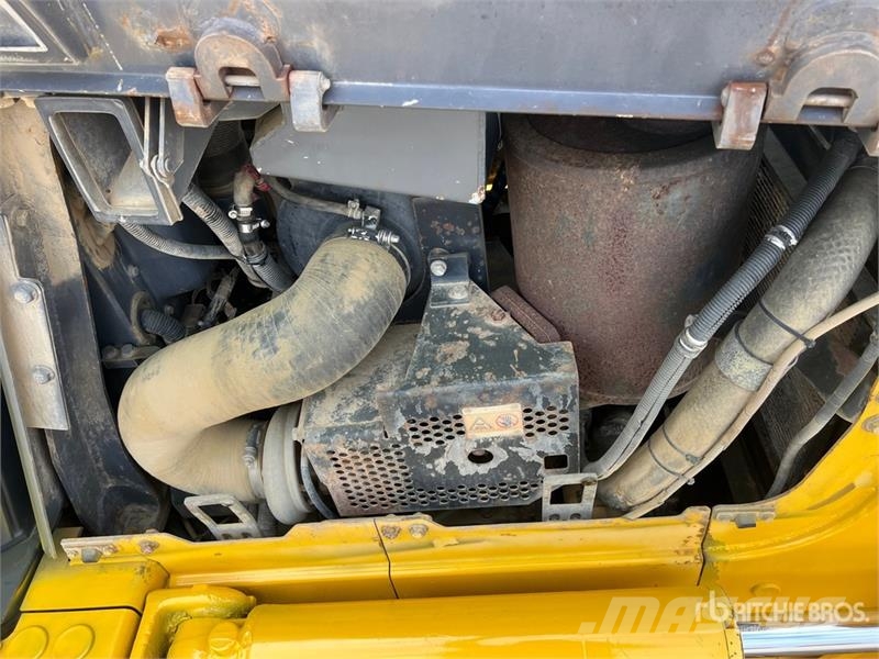 Komatsu D61EX-15 lánctalpas dózerek