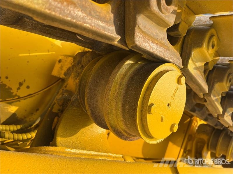 Komatsu D61EX-15 lánctalpas dózerek