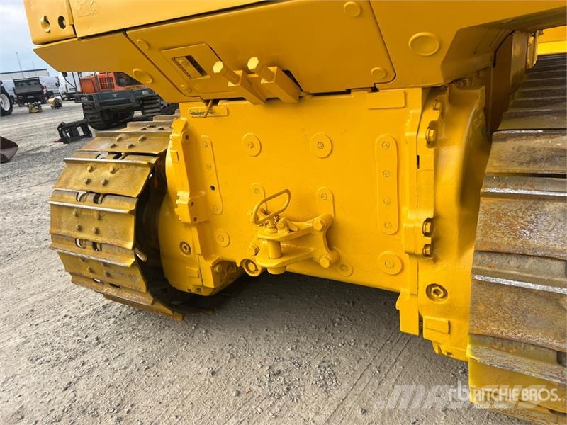 Komatsu D61EX-15 lánctalpas dózerek