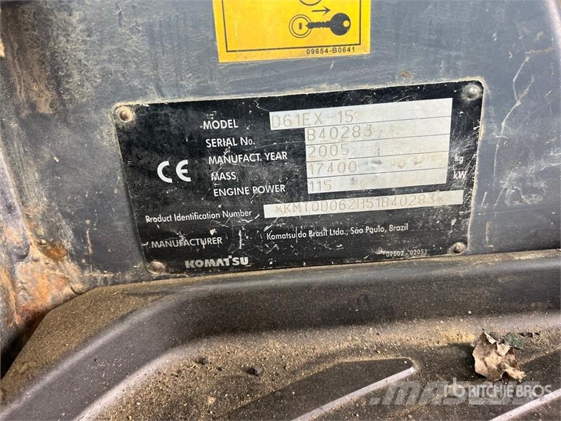 Komatsu D61EX-15 lánctalpas dózerek