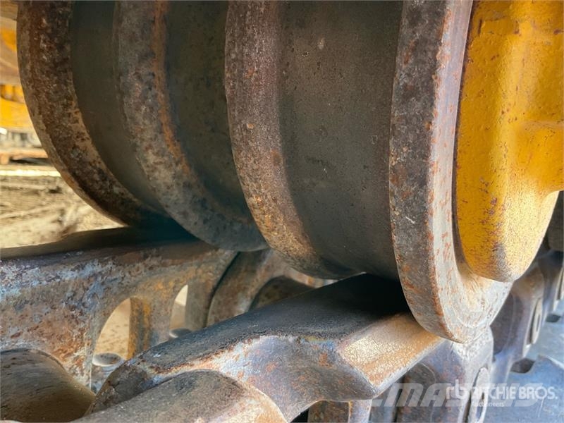 Komatsu D61EXI-24 Crawler Dozer Bulldozer