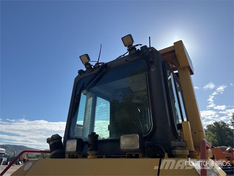 Komatsu D61PX-15E0 履带式推土机