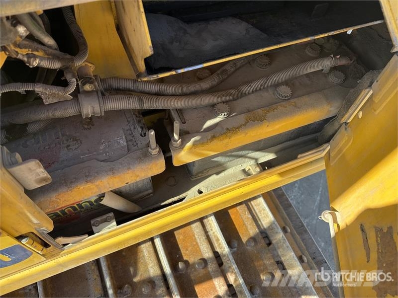 Komatsu D61PX-15E0 履带式推土机