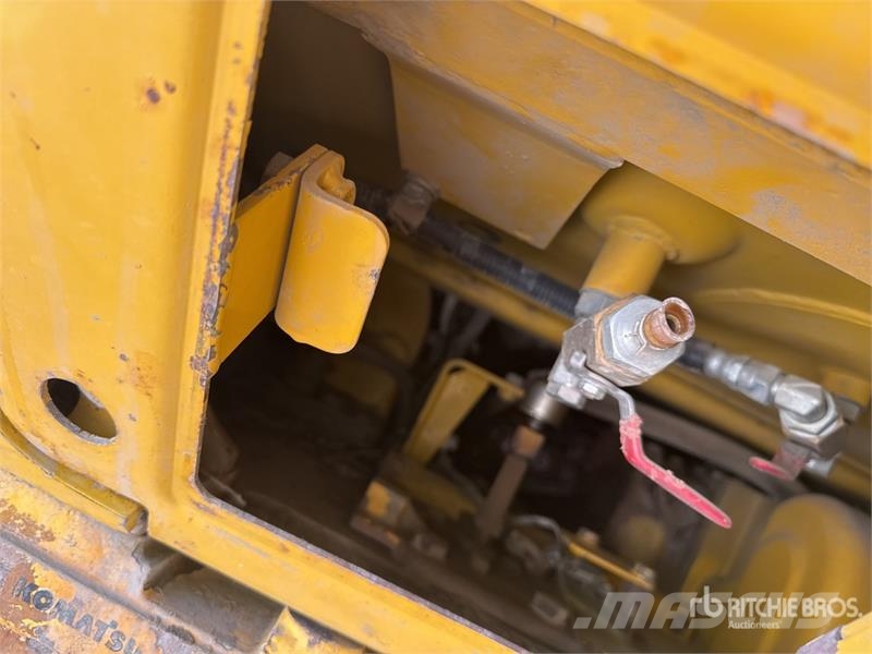 Komatsu D61PX-15E0 履带式推土机
