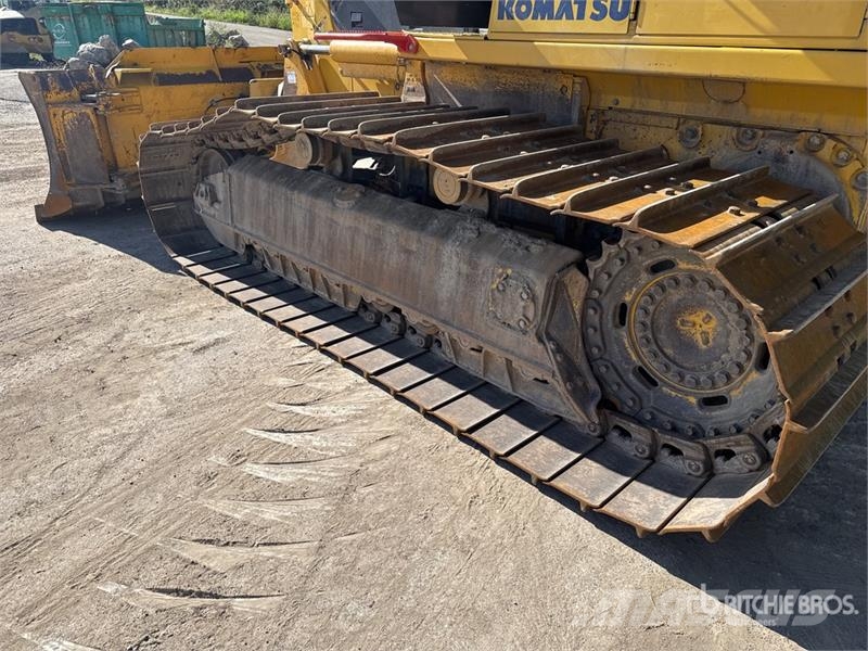 Komatsu D61PX-15E0 履带式推土机