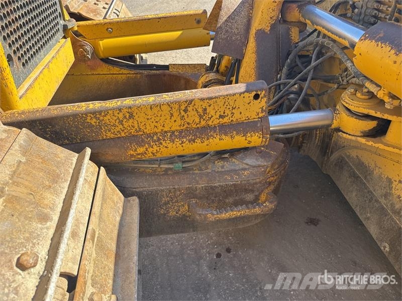 Komatsu D61PX-15E0 履带式推土机