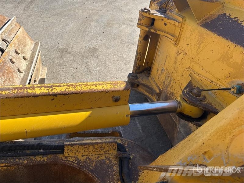 Komatsu D61PX-15E0 履带式推土机
