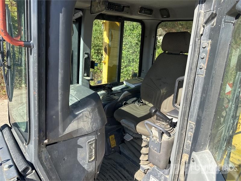 Komatsu D61PX-15E0 履带式推土机