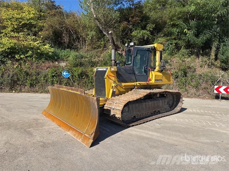 Komatsu D61PX-15E0 履带式推土机