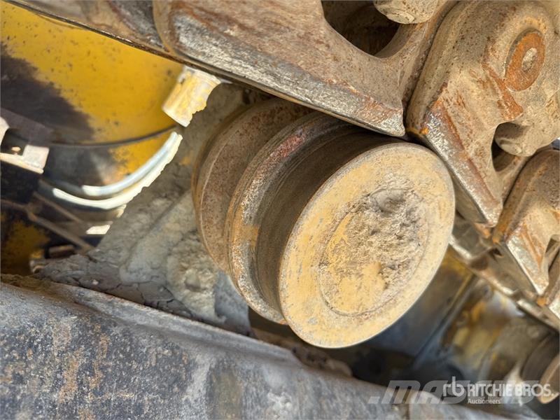 Komatsu D61PX-15E0 履带式推土机