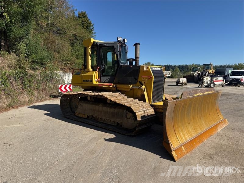 Komatsu D61PX-15E0 履带式推土机