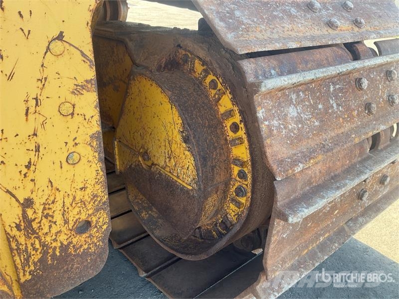 Komatsu D61PX-23 Гусеничные бульдозеры