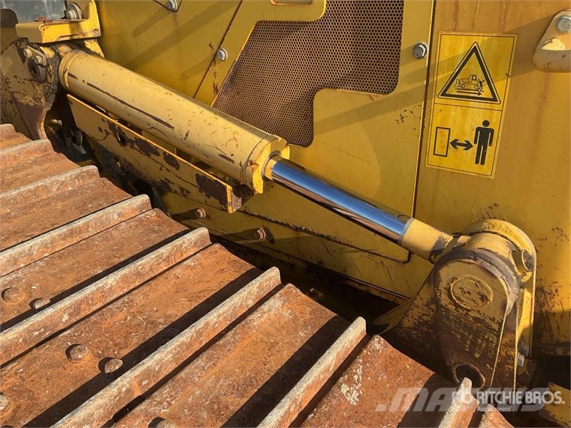 Komatsu D61PX-23 Гусеничные бульдозеры