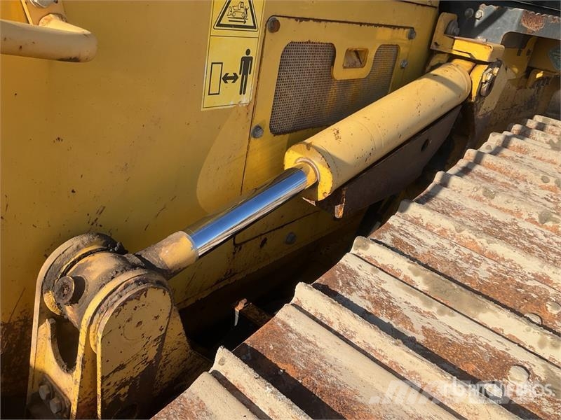Komatsu D61PX-23 Гусеничные бульдозеры