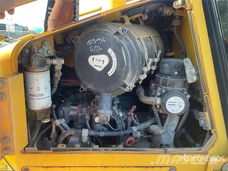 Komatsu D61PX-23 Гусеничные бульдозеры