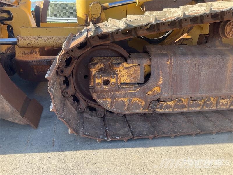 Komatsu D61PX-23 Гусеничные бульдозеры