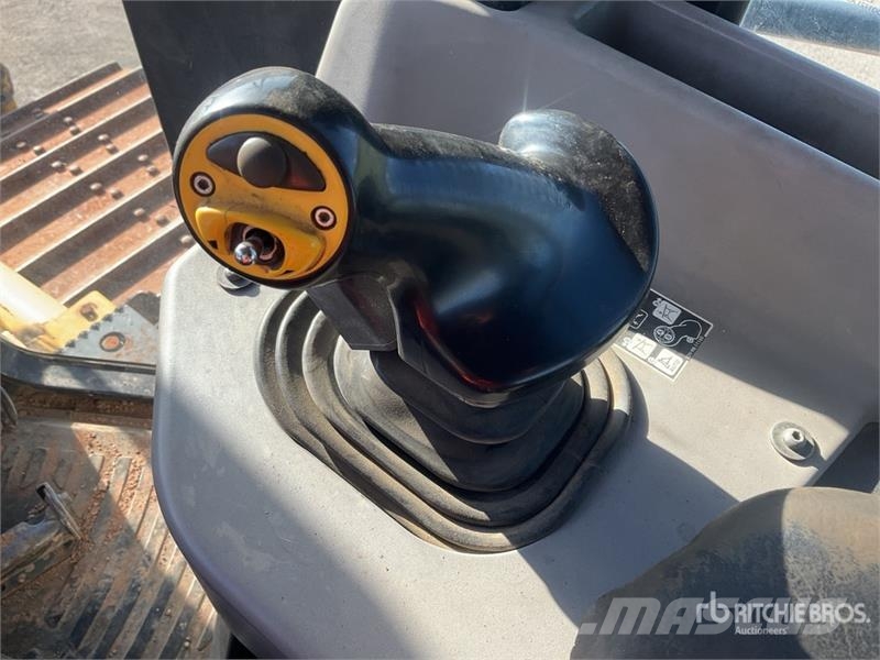 Komatsu D61PX-23 Гусеничные бульдозеры