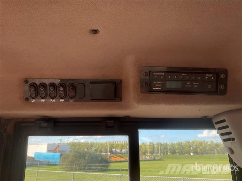 Komatsu D61PX-23 Гусеничные бульдозеры