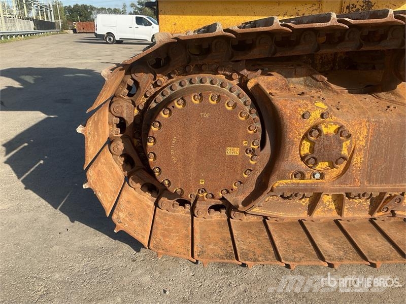 Komatsu D61PX-23 Гусеничные бульдозеры